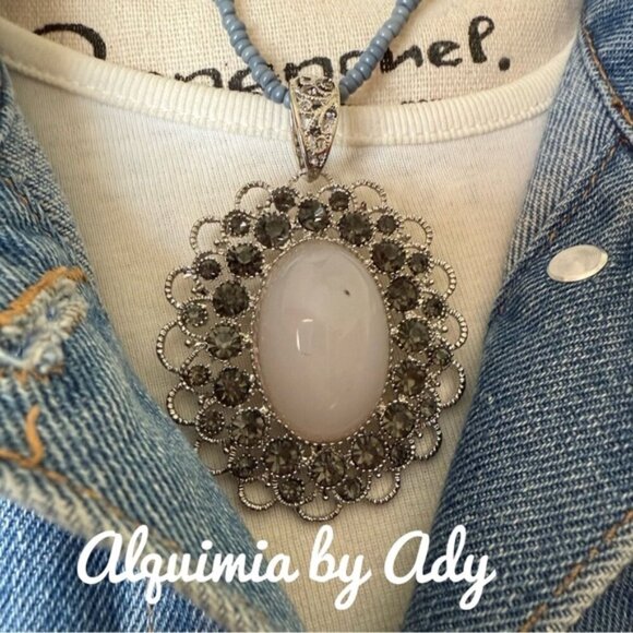 Victorian big medallion necklace - Picture 2 of 3